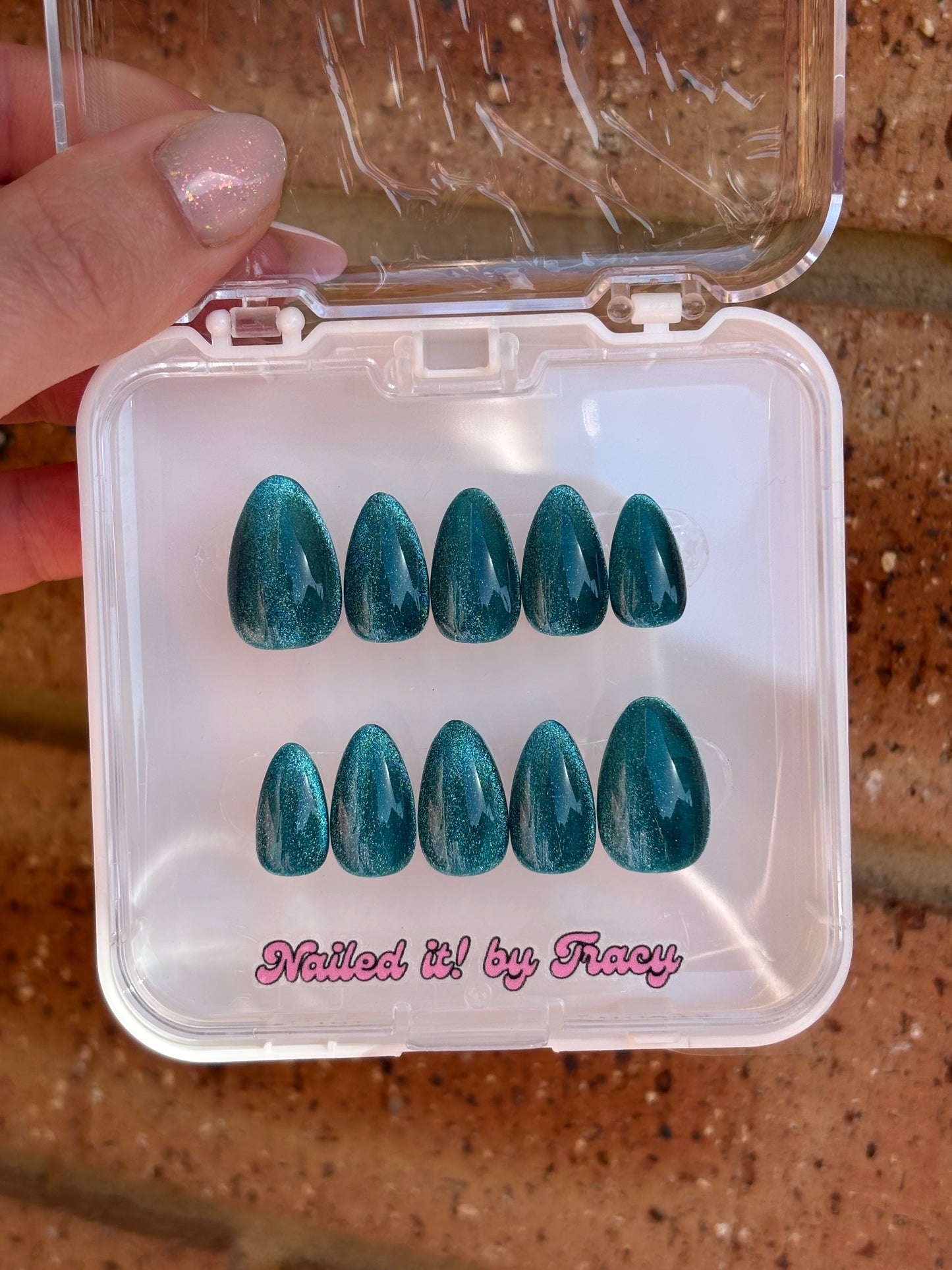 Size Medium (Cat Eye)