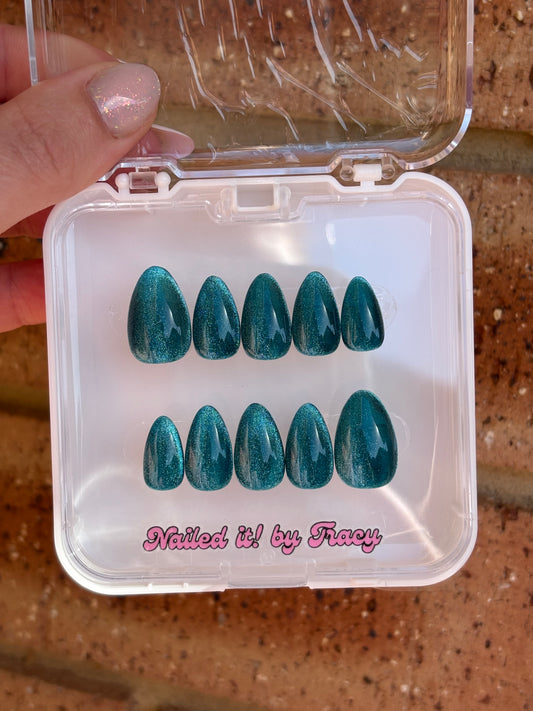 Size Medium (Cat Eye)