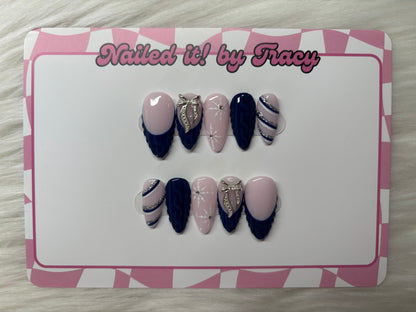 Christmas 06 - Size Medium