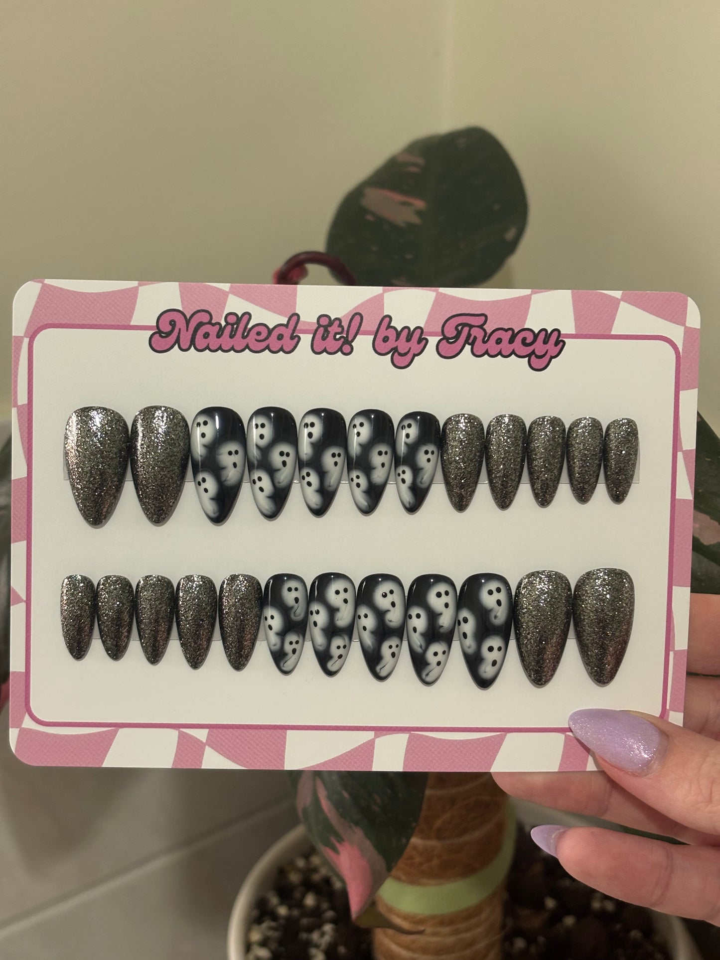 Halloween 02 - Medium Almond